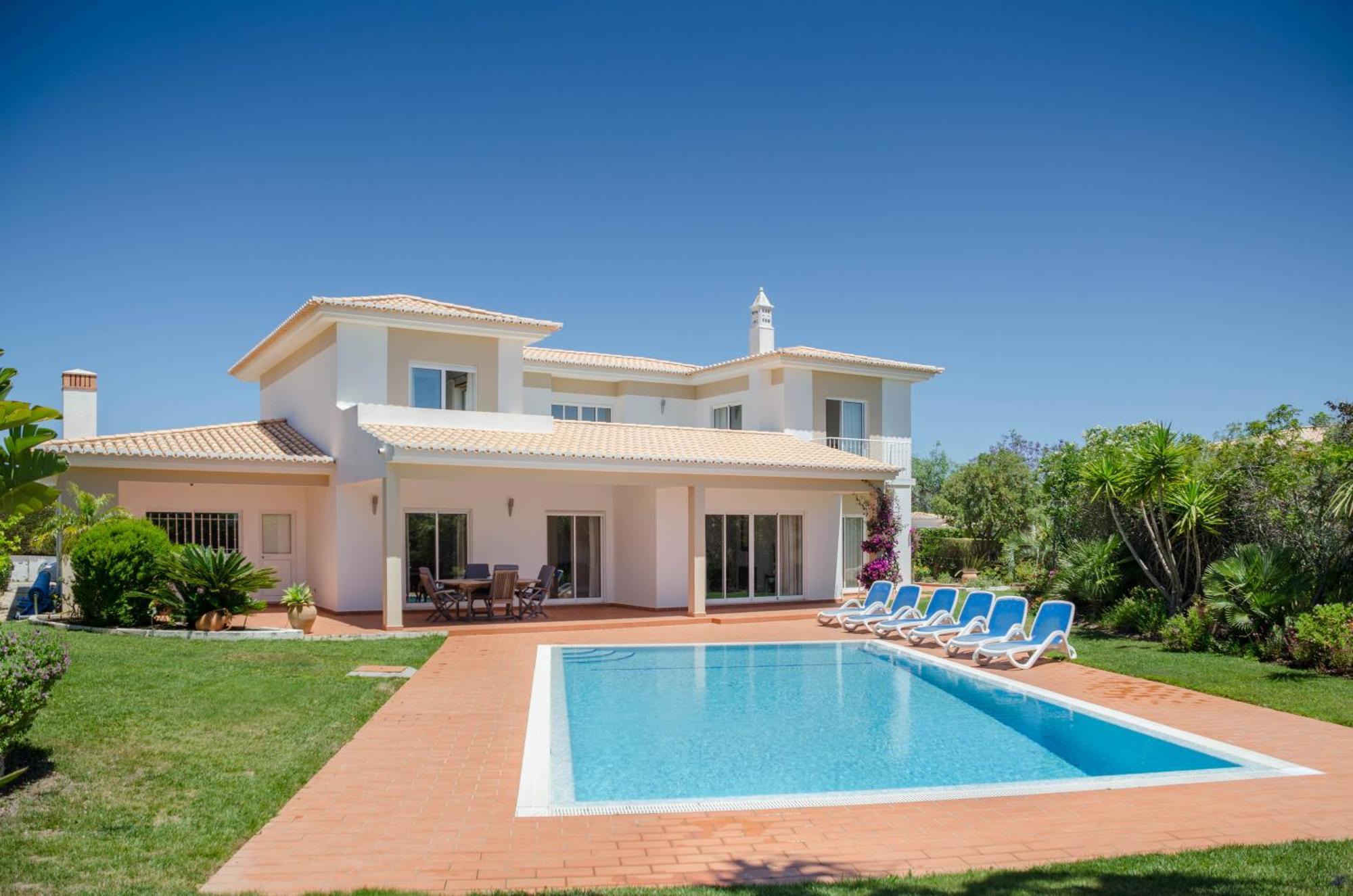 Villa Montanha, Luxury Coastal Villa, With Swimming Pool, Loungers And Alfresco Dining, 10 Min Walk To The Beautiful Praia Da Luz Beach, Shops, Bars And Restaurants! エクステリア 写真